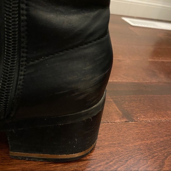 BLACK AND GOLD ANKLE BOOTS - Picture 13 of 15